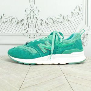 New Balance 997 Mystic Crystal Green Suede Lace Up Sneaker Running Shoes Size 8
